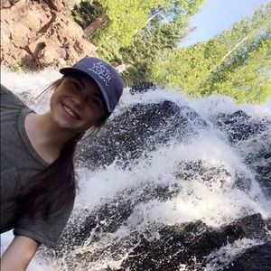 Meet your Posher, Leah